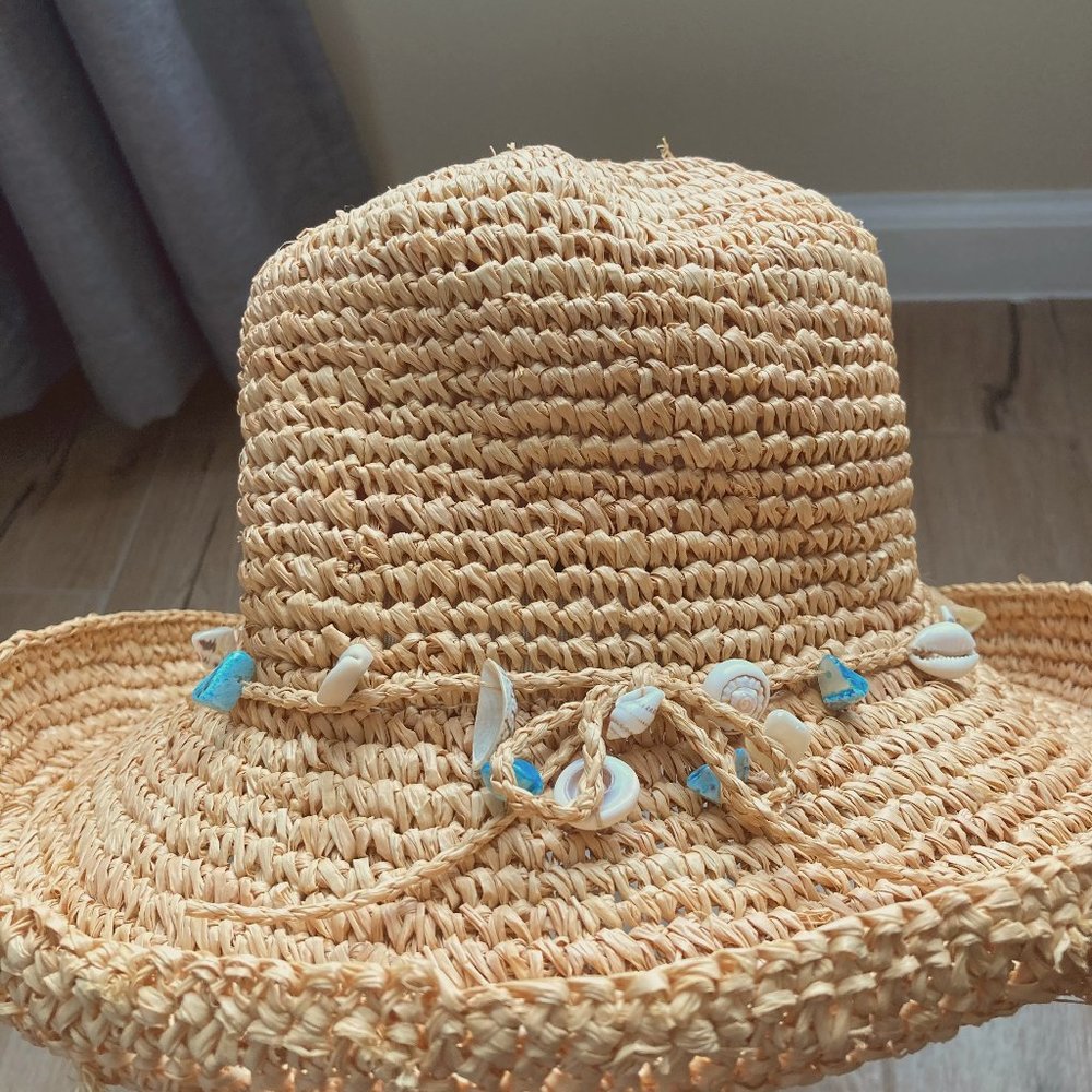 Seashell 🐚 & Stone-Trimmed Sun Hat ☀️